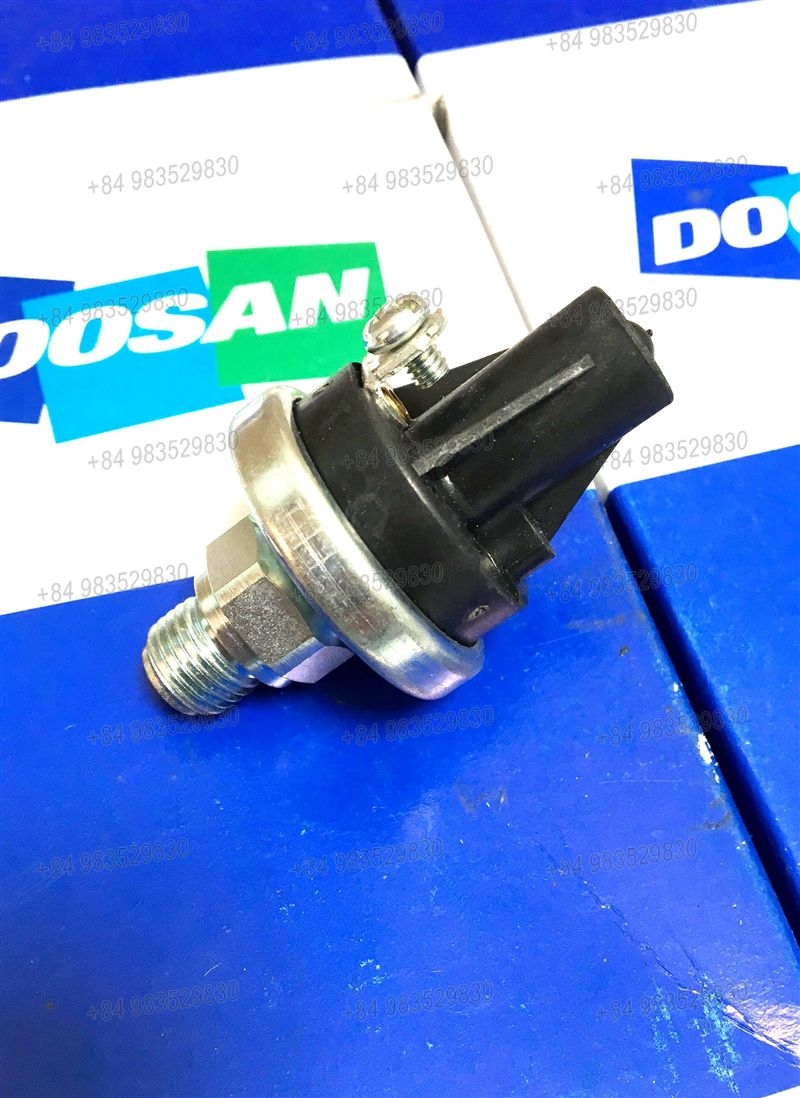 CẢM BIẾN CHÂN PHANH (S75-V~)