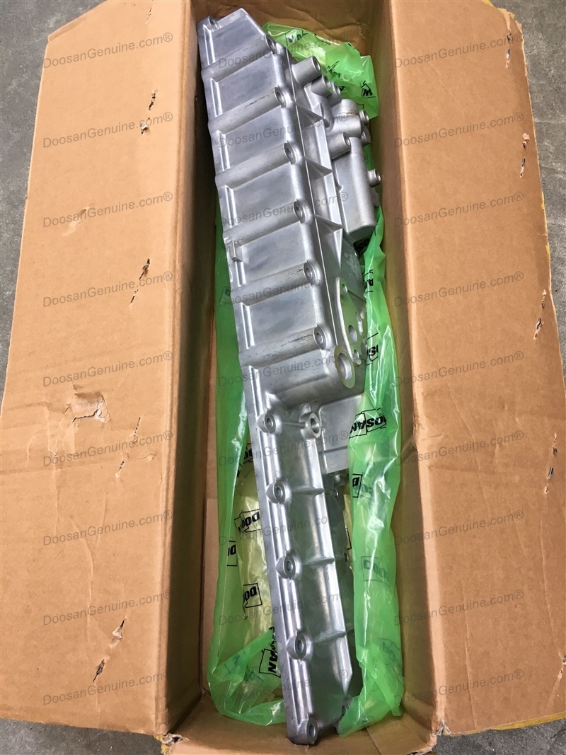 HOUSING;OIL COOLER (DL08)