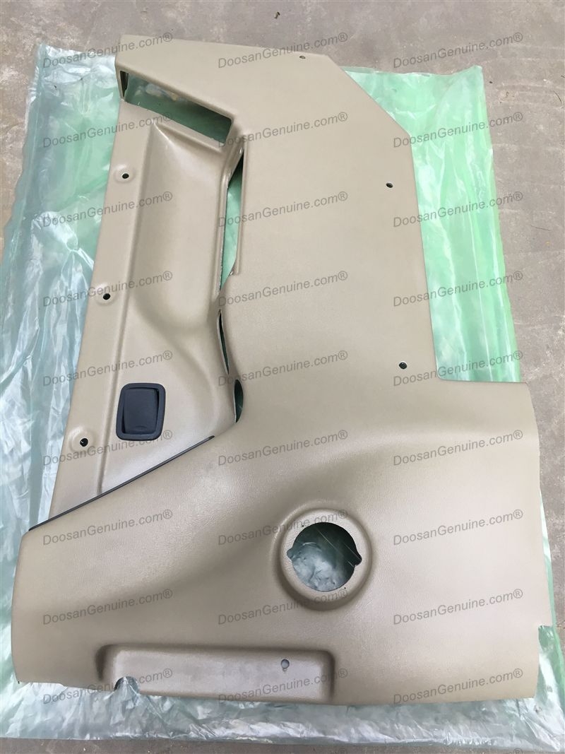 ỐP NHỰA CABIN (R.H.) (S55W)